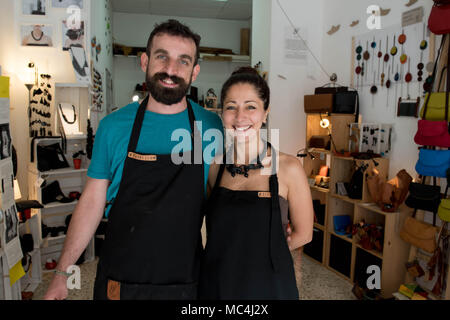 Die diesem Projekt verbindet viele junge Handwerker, deren Workshops in der gesamten Altstadt, eines der Hauptmerkmale der Produktion verteilt werden. Stockfoto