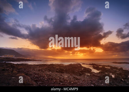 Sonnenuntergang in Punta del Hidalgo, Teneriffa, Kanarische Inseln, Spanien. Stockfoto