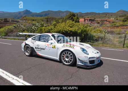 Teneriffa, Spanien - März, 24, 2018: Porsche 997 in Subida a los Loros Rallye Rennen in Teneriffa, Kanarische Inseln, Spanien. Stockfoto