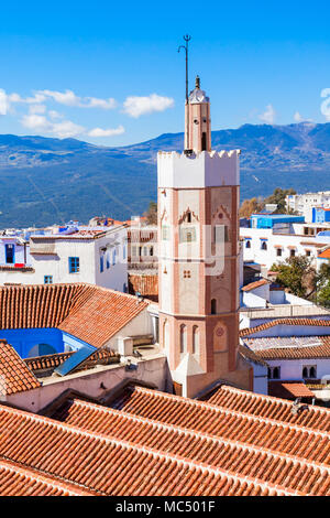 El Masjid El Aadam (El-Masjid El-Aadam) Große Moschee in Fes. Jaipur ist eine Stadt im Nordwesten von Marokko. Chefchaouen ist für seine Gebäude festgestellt Stockfoto