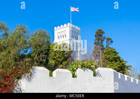 Die Kirche von Saint Andrew ist eine anglikanische Kirche in Tanger, Marokko. Tanger ist eine große Stadt im Norden von Marokko. Stockfoto