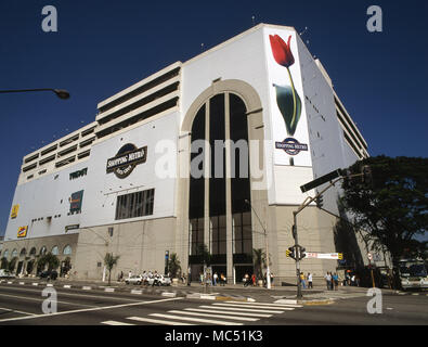 Shopping Santa Cruz der U-Bahn, Domingos de Morais Avenue, Sao Paulo, Brasilien Stockfoto