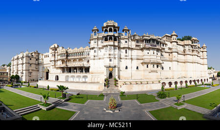 Stadt Udaipur Palast in Rajasthan ist eines der wichtigsten touristischen Attraktionen in Indien Stockfoto