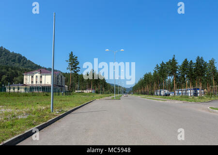 Biruzovaya Katun ist eine spezielle Wirtschaftszone eines touristischen - entspannende Art in der Altairegion. Stockfoto