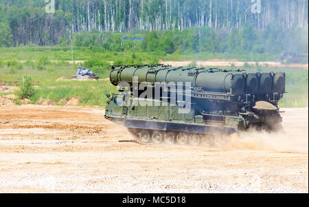 Russische Flugzeuge groß und medium-range missile System der neuen Generation Stockfoto