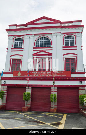 Georgetown, Penang, Malaysia - Dezember 13, 2015: Alte Feuer smaall Station am Strand Straße in Georgetown, Malaysia Stockfoto