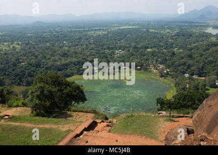 Blick von Sigiriya Felsen Festung, zentrale Provinz, Sri Lanka, Asien. Stockfoto