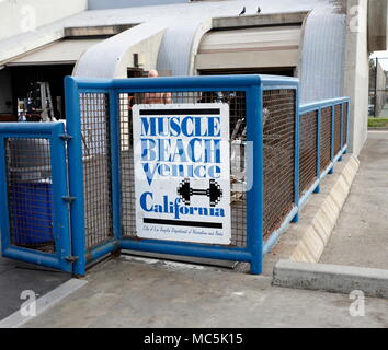 Eingang zu den Muscle Beach outdoor Training Center, Muscle Beach, Kalifornien Stockfoto