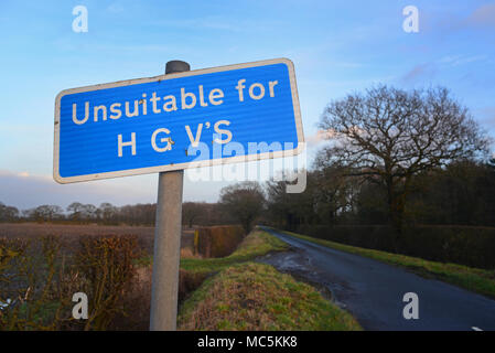 Für Lkw Warnschild auf schmalen Feldweg york Yorkshire United Kingdom ungeeignet Stockfoto