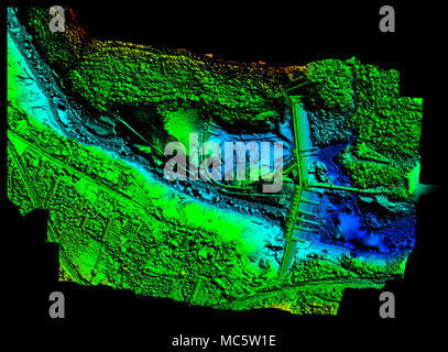 Hochauflösendes digitales Höhenmodell der Agoyan Wasserkraftwerk in Banos De Agua Santa Blue aus niedriger Höhe und Rot Höhe Stockfoto