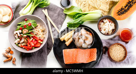 Zutaten bereit asiatisches Essen vorbereiten. Asiatische Küche Konzept. Stockfoto