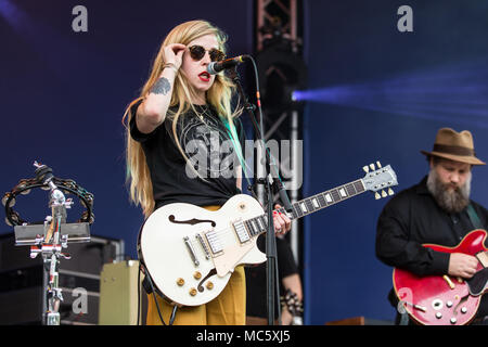 Die deutsche Soulband Rhonda live am Blue Balls Festival Luzern, Schweiz Milo Milone, Sänger Ben Schadow Stockfoto