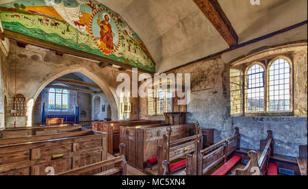 Im Inneren der Kirche St. Hubert, Idsworth-UK Stockfoto