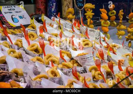 Meeresfrüchte zum Verkauf auf einen Markt in La Boqueria in Barcelona. Stockfoto