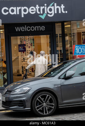 Carpetright sagt, es schließt 92 Filialen und 300 Arbeitsplätze als Teil eines Umstrukturierungsplans. Das Unternehmen plant ein Unternehmen freiwillige Anordnung Stockfoto