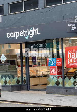 Carpetright sagt, es schließt 92 Filialen und 300 Arbeitsplätze als Teil eines Umstrukturierungsplans. Das Unternehmen plant ein Unternehmen freiwillige Anordnung Stockfoto