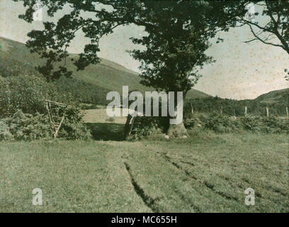 AJAXNETPHOTO. 1920 s (CA.). MERIONETHSHIRE, WALES, VEREINIGTES KÖNIGREICH. - ANSICHT MIT FRÜHEREM AUTOCHROME-FARBFILM. FOTOGRAF:UNBEKANNT © DIGITAL IMAGE COPYRIGHT AJAX VINTAGE PICTURE LIBRARY QUELLE: AJAX VINTAGE PICTURE LIBRARY COLLECTION REF:(C)AVL ACHM 1911 49 Stockfoto