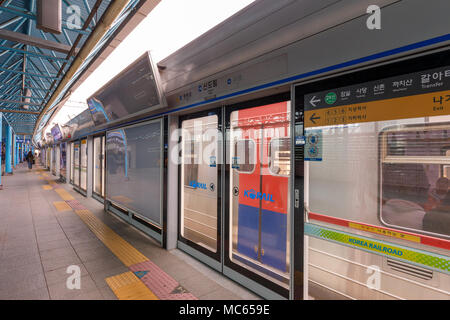 Seoul, Südkorea - April 4, 2018: Seoul u-Plattform an Sindorim station Stockfoto