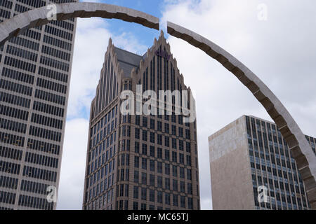 Detroit, Michigan/USA, April 7th, 2018: Der obere Teil des Michigan Arbeit Vermächtnis Denkmal, Downtown Detroit, neben der Renaissance Center und von Stockfoto