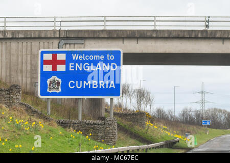 Nach England auf der Autobahn M6 Willkommen Stockfoto