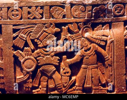 Kalender - Kalender Der große Stein von Cuauhxicali, mit mythologischen Figuren und Glyphen für die Monate. Aztec, in der Nationalen Anthropologischen Museum, Mexiko Stadt Stockfoto