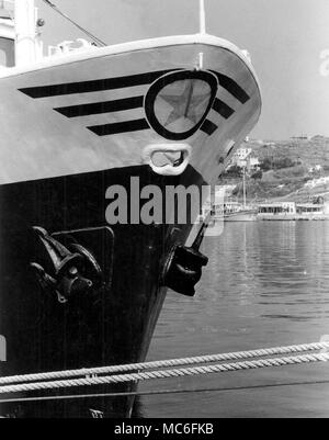 Star-Symbol verwendet als magische Schutzeinrichtung auf einem Boot in Mykonos, Griechenland. Stockfoto