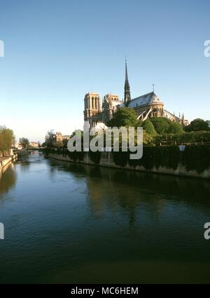 Ley-linien. Die Kathedrale von Notre Dame in Paris ist Teil einer Ley, das läuft von La Croix de Nailles, durch La Defense, L'Etoile, La Concorde, dem Louvre und Notre Dame. Stockfoto