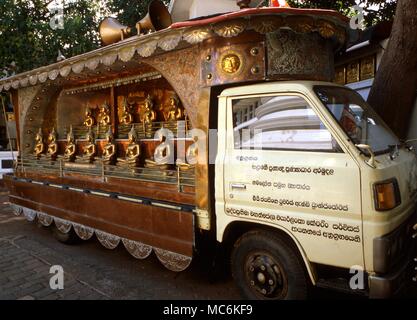 Buddhismus Moderne Lkw verwandelte sich in einen tragbaren buddhistische Heiligtum Colombo Sri Lanka Stockfoto