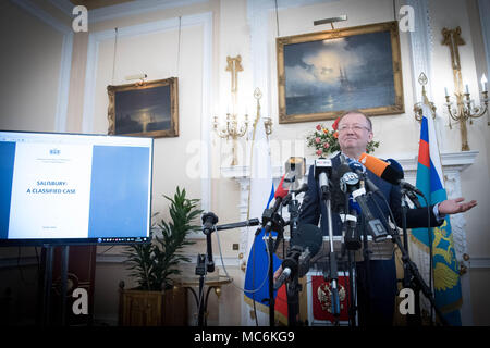 Russischer Botschafter in Großbritannien Alexander Wladimirowitsch Yakovenko bei der russischen Botschaft in London, wo er kündigte an, dass die Russische Botschaft seinen eigenen Bericht über die Salisbury Nervengas Angriff ist die Veröffentlichung und fügte hinzu, dass das Vereinigte Königreich immer noch keine Beweise für seine Behauptungen über den Vorfall zu unterstützen. Stockfoto