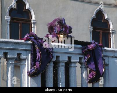 Masken - Karneval in Venedig. Masken und achtzehnten Jahrhundert Karneval Kostüme in Venedig Stockfoto