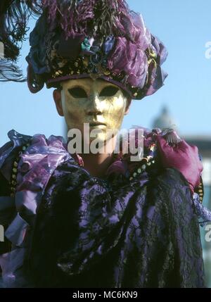 Masken - Karneval in Venedig. Masken und achtzehnten Jahrhundert Karneval Kostüme in Venedig Stockfoto