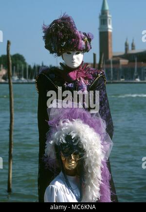 Masken - Karneval in Venedig. Masken und achtzehnten Jahrhundert Karneval Kostüme in Venedig Stockfoto