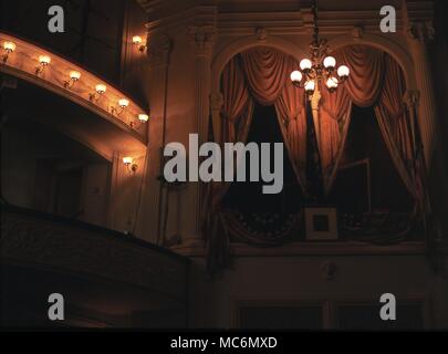 Die amerikanische Geschichte - Ford Theater die Box im Ford Theater, Washington DC, wo Abraham Lincoln 1865 assassintaed war, während Sie "Unsere amerikanischen Cousins". Stockfoto