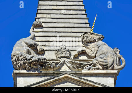 London, England, Vereinigtes Königreich. Pfarrkirche St. Georg, Bloomsbury. (Nicholas Hawksmoor, eingeweiht im Jahre 1731) auf Bloomsbury Way. Kirchturm Stockfoto