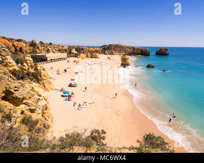 Strand São Rafael, Algarve, PORTUGAL - 26. MÄRZ 2018: Praia de Sao Rafael (Sao Rafael Strand) in der Region der Algarve, Portugal. Stockfoto