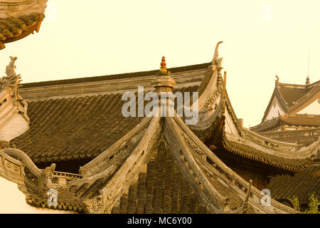 Detail der Dächer an Yuyuan Gärten (Yu Garten), Shanghai, China, Asien Stockfoto