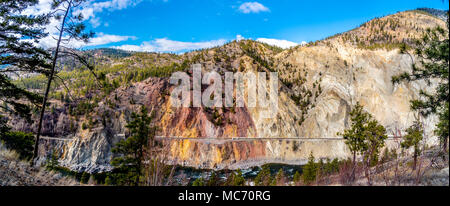 Panorama der berühmten Fraser Canyon Route nach dem Thompson River fließt durch die Coast Mountain im Westen von British Columbia, Kanada Stockfoto