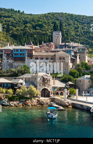 Docheiariou Kloster an der südwestlichen Küste der Halbinsel Athos, Mazedonien, Nordgriechenland Stockfoto