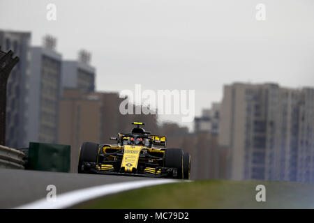 Shanghai, China. 13 Apr, 2018. Shanghai: Motorsport: Formel 1 2018 Heineken Grand Prix von China Formel 1 Grand Prix von China Shanghai Circuit April 13, 2018 in Shanghai, China. #55 Carlos Sainz (ESP, Renault), Quelle: dpa/Alamy leben Nachrichten Stockfoto