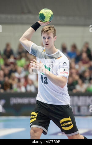 Dortmund, Deutschland. 07 Apr, 2018. Niclas PIECZKOWSKI (GER) in Aktion mit Kugel; die Hälfte Abbildung, die Hälfte Abbildung; Handball Laenspiel der Maenner, Freundschaftsspiel, Deutschland (GER) - Serbien (SRB) 29:23, Dortmund/Deutschland am 07.04.2018. Å | Verwendung der weltweiten Kredit: dpa/Alamy leben Nachrichten Stockfoto