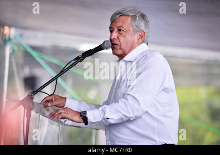 April 13, 2018 Cuautitlan Izcalli, Staat von Mexiko. 13 Apr, 2018. Die Kandidaten für die Präsidentschaft von Mexiko, Andres Manuel LÃ³pez Obrador, der Juntos Haremos Historia Koalition, besuchte die Gemeinde CuautitlÃ¡n Izcalli Staat von Mexiko. Foto: OMAR L'PEZ Kreditkarte: Kreditkarte: / ZUMA Draht/Alamy leben Nachrichten Stockfoto