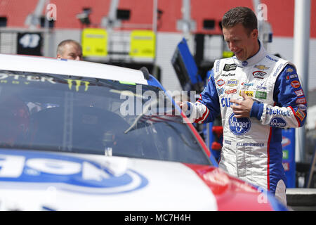 Bristol, Tennessee, USA. 13 Apr, 2018. April 13, 2018 - Bristol, Tennessee, USA: AJ Allmendinger (47) macht sich bereit für den Food City 500 in Bristol Motor Speedway in Bristol, Tennessee zu üben. Credit: Stephen A. Arce/ASP/ZUMA Draht/Alamy leben Nachrichten Stockfoto