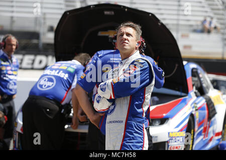 Bristol, Tennessee, USA. 13 Apr, 2018. April 13, 2018 - Bristol, Tennessee, USA: AJ Allmendinger (47) macht sich bereit für den Food City 500 in Bristol Motor Speedway in Bristol, Tennessee zu üben. Credit: Stephen A. Arce/ASP/ZUMA Draht/Alamy leben Nachrichten Stockfoto