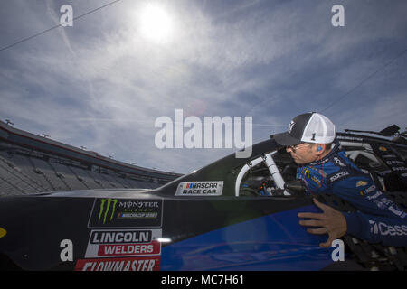 Bristol, Tennessee, USA. 13 Apr, 2018. April 13, 2018 - Bristol, Tennessee, USA: Jamie McMurray (1) macht sich bereit für den Food City 500 in Bristol Motor Speedway in Bristol, Tennessee zu üben. Credit: Stephen A. Arce/ASP/ZUMA Draht/Alamy leben Nachrichten Stockfoto