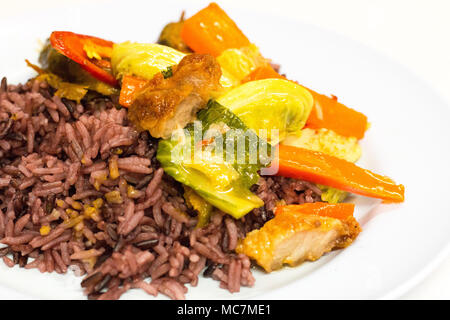 Kosten - bis Thai Food Menü ist Berry und Reis und Curry auf weißem Hintergrund. Kopieren Sie Raum und Auswahl konzentrieren. Stockfoto
