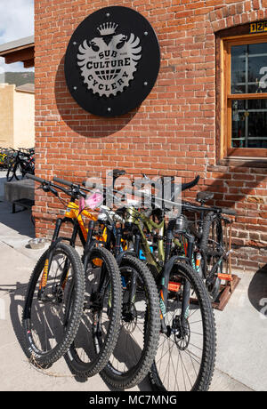 Sub Kultur Cyclery; National Historic District; Fahrrad Shop in der Innenstadt von Salida, Colorado, USA Stockfoto