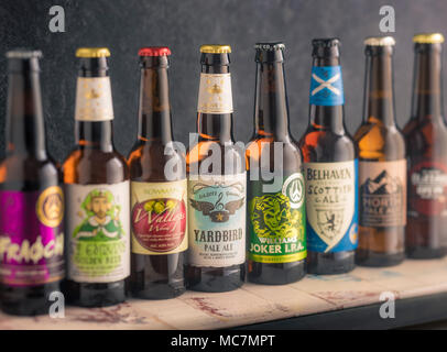 Sammlung von kleine unabhängige Brauerei Handwerk Biere in Flaschen Stockfoto