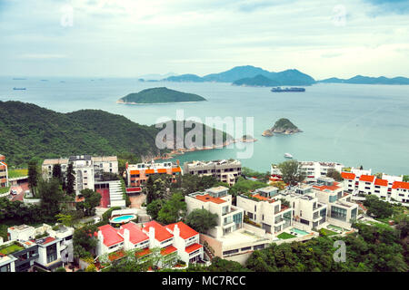 Luxus Wohngebiet im südlichen Teil der Insel Hong Kong. Schöne seascape für den Hintergrund. Luftaufnahme. Getönten Bild. Stockfoto