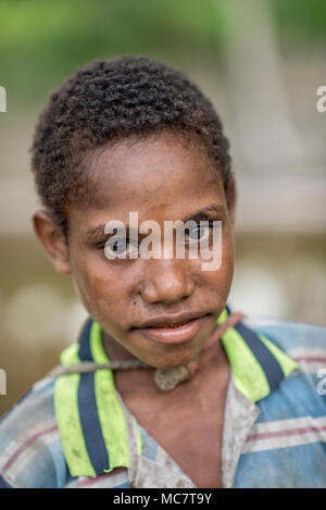 Porträt eines Jungen des Insekts Menschen Stamm, Swagup, oberen Sepik, Papua-Neuguinea Stockfoto