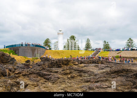 Sydney, NSW, Australia-March 31, 2018: Blick auf den Leuchtturm und Blowhole in Kiama, bekannt für Spaziergänge an der Küste, Regenwald und unberührte Strände Stockfoto